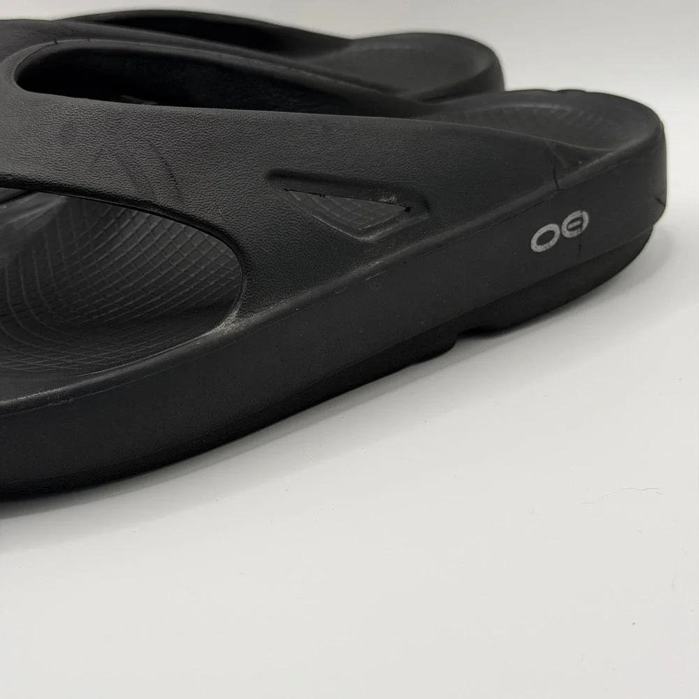 Oofos OOriginal Recovery Sandals Black Thong Flip Flops Mens 6 Womens 8 EU 39